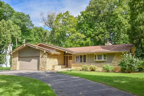 12810 W W Mdw, New Berlin, WI 53151