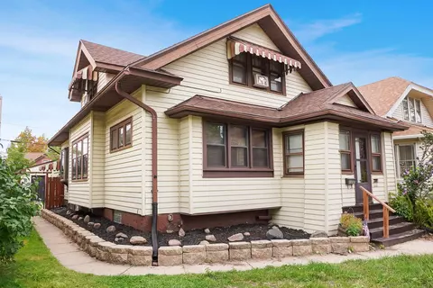 1205 S 74th #1207, West Allis, WI 53214