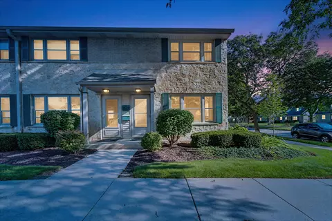 4863 N Santa Monica, Whitefish Bay, WI 53217