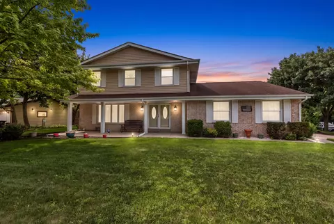 9301 S Sherwood, Franklin, WI 53132