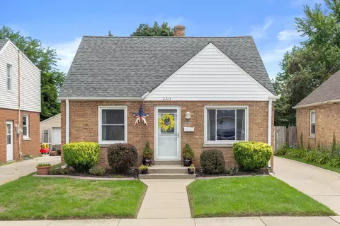 2213 Shoop, Racine, WI 53404