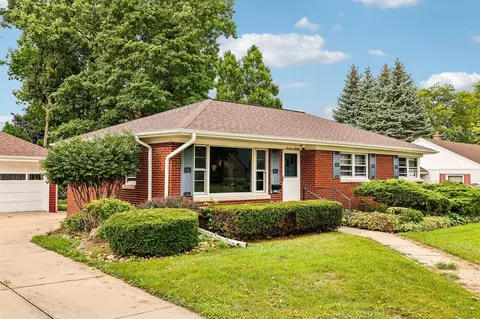 1413 Marion, South Milwaukee, WI 53172