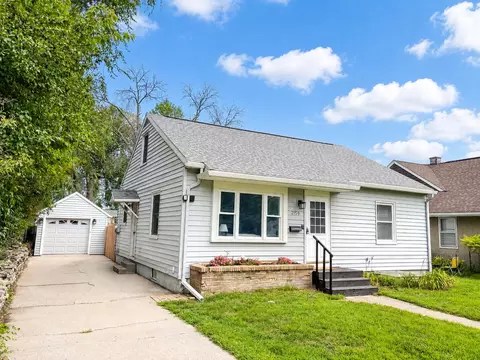 2159 Farnam, La Crosse, WI 54601