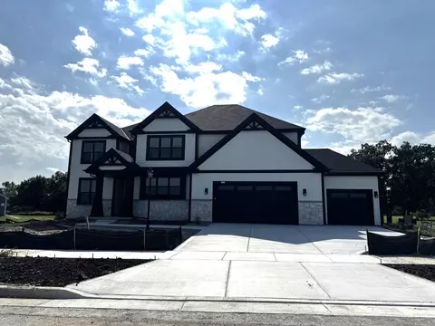 9273 S Winding, Franklin, WI 53132