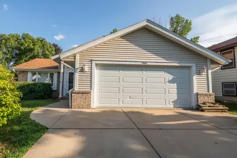 9601 W Darnel, Milwaukee, WI 53224