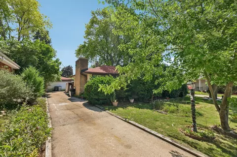 10611 W Silver Spg, Milwaukee, WI 53225