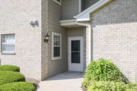 18730 Emerald #A, Brookfield, WI 53045