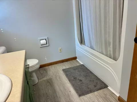 Bath - n9631 Emerald Lane, Harrison, WI 54915 photo 2 of 3