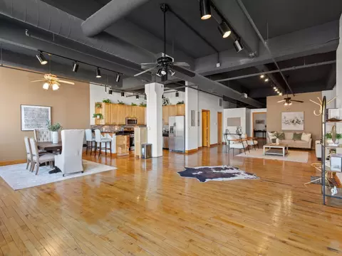 730 N Plankinton #8C, Milwaukee, WI 53203