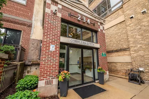 234 E Reservoir #404, Milwaukee, WI 53212