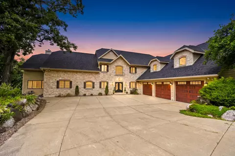 205 Kummrow, Wales, WI 53183
