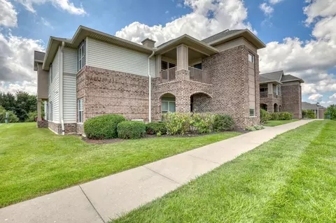 2933 W Drexel #506, Franklin, WI 53132