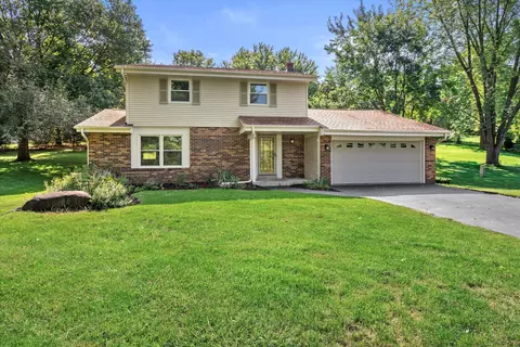 w277s4070 Green Country, Waukesha, WI 53189