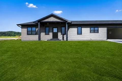 1421 Waldenberger, Holmen, WI 54636