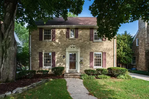 2630 N 88th, Wauwatosa, WI 53226