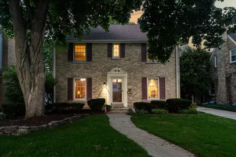 2630 N 88th, Wauwatosa, WI 53226