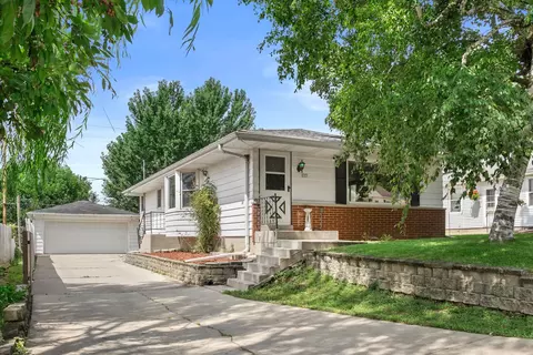 237 N 113th, Wauwatosa, WI 53226