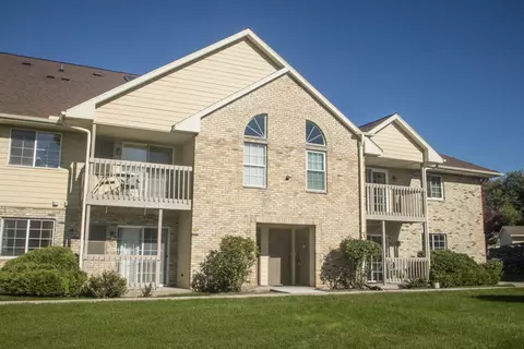 4887 Easy #16, Hartland, WI 53029