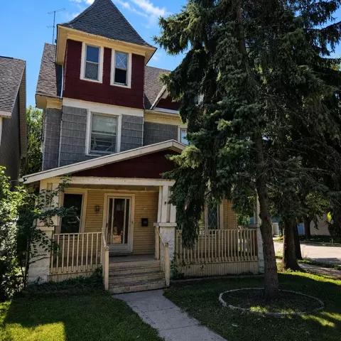 2833 S Wentworth, Milwaukee, WI 53207
