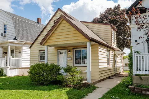 1722 S 76th, West Allis, WI 53214