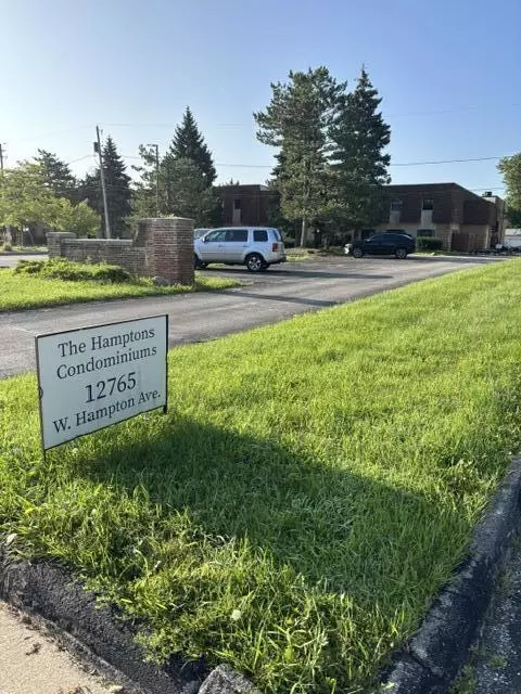 12765 W Hampton #118, Butler, WI 53007