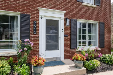 2516 N 83rd, Wauwatosa, WI 53213