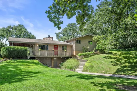 126 E Oak Crst, Wales, WI 53183