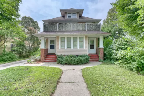 2013 E Wood #2015, Shorewood, WI 53211