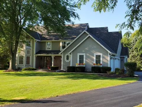 7123 W Lantern, Mequon, WI 53092