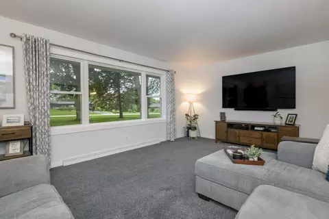 Living - 334 Maple, Waukesha, WI 53188 photo 4 of 5