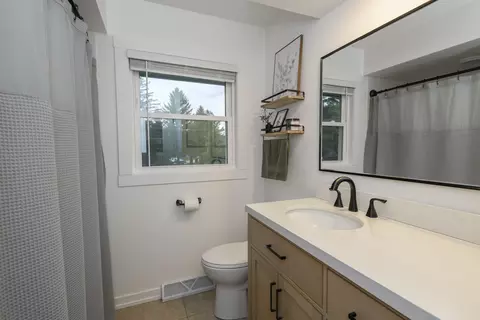 Bath - 334 Maple, Waukesha, WI 53188 photo 2 of 2