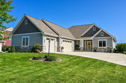 n57w19704 Holly, Menomonee Falls, WI 53051