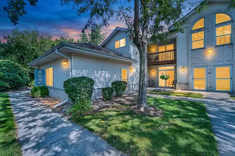 6115 S Creekside # 12, Cudahy, WI 53110