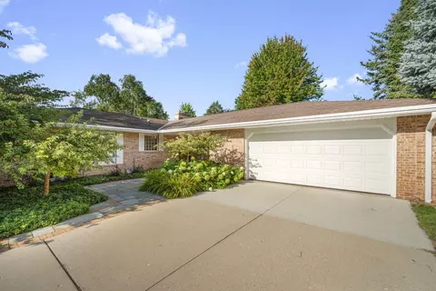 w74n755 Spruce, Cedarburg, WI 53012