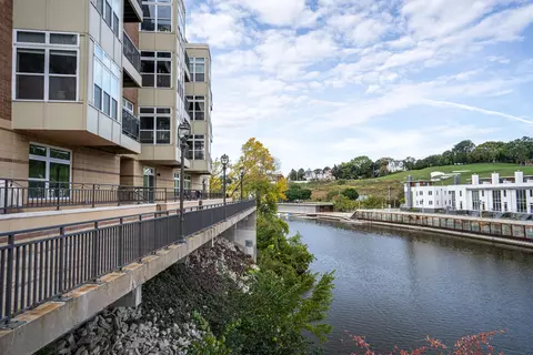 1905 N Water #208, Milwaukee, WI 53202