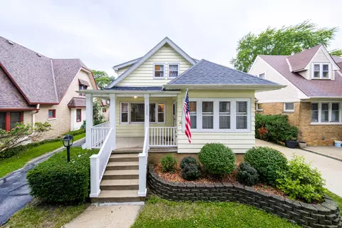 2555 N 72nd, Wauwatosa, WI 53213