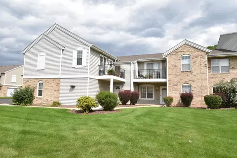 1208 N Sunnyslope #104, Mount Pleasant, WI 53406