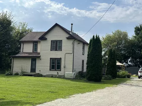 5563 Amos, Elkhorn, WI 53121