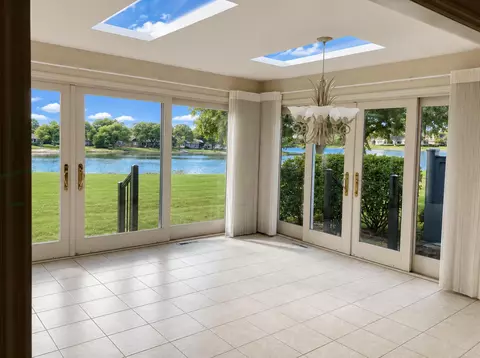 2115 W Norfolk, Mequon, WI 53092