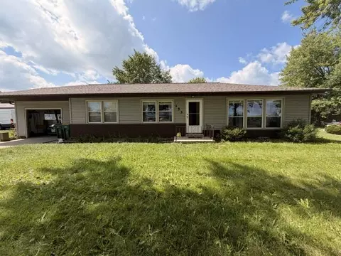 153 S Foster, Saukville, WI 53080