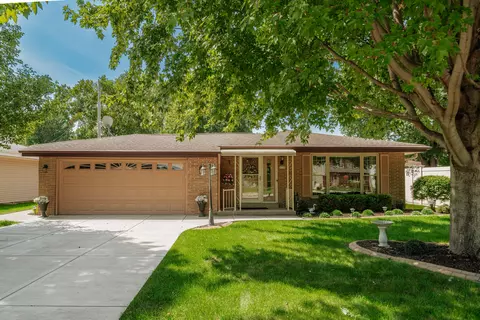 4329 S 49th, Greenfield, WI 53220