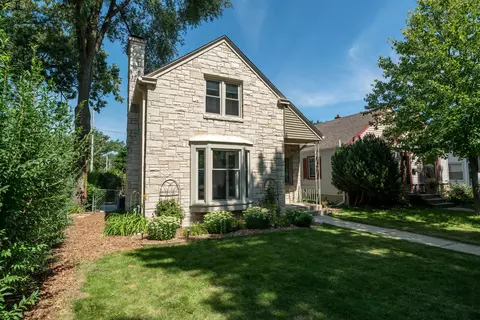 8356 Currie, Wauwatosa, WI 53213