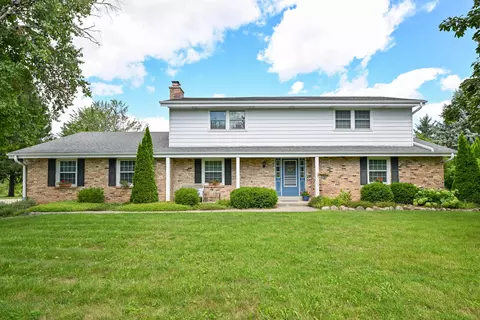 s40w22816 Sommers Hls, Waukesha, WI 53189
