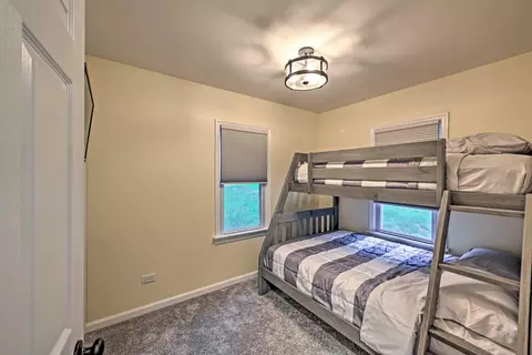 1308 E Lake Shr, Twin Lakes, WI 53181