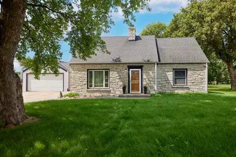 113 N 121st, Wauwatosa, WI 53226