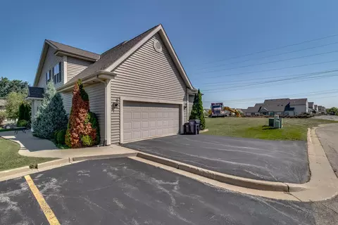 1321 Niagara, Waukesha, WI 53186