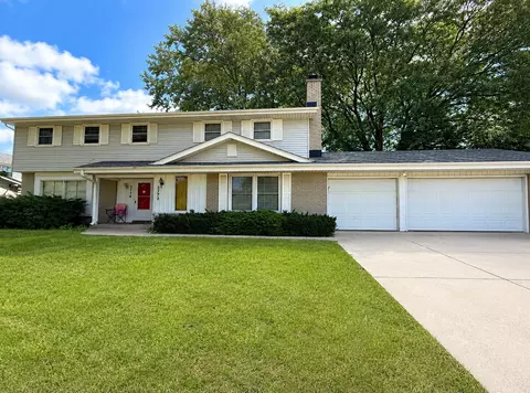 2772 N 124th, Wauwatosa, WI 53222