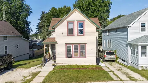 422 N 6th, Manitowoc, WI 54220