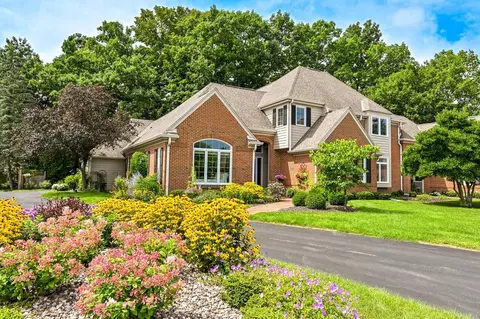 2835 W Golf, Mequon, WI 53092