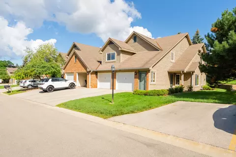 18600 Brookfield Lk #53, Brookfield, WI 53045
